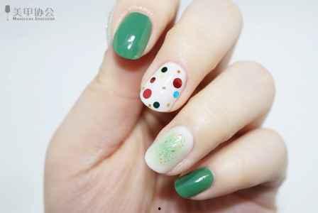 美甲亮片基料配方表怎么看,打造璀璨指甲艺术的秘密配方