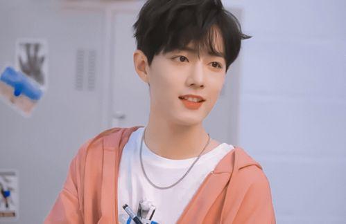 明星吃饭肖战王一博,明星间的美食时光