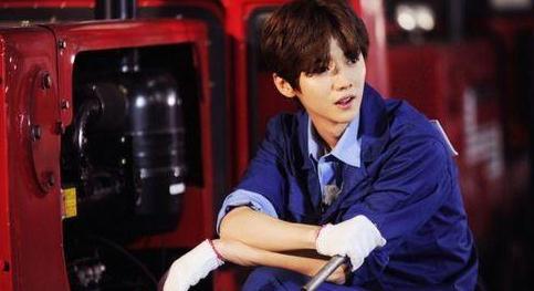 鹿晗关注明星职业,揭秘他的偶像圈层