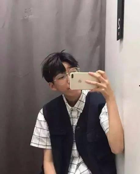 方城最帅男网红照片,颜值与才华并存，网络红人新标杆